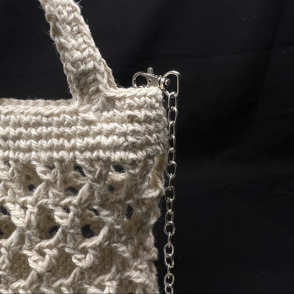 HAND AND SLING BAG - Picture 8 of 8